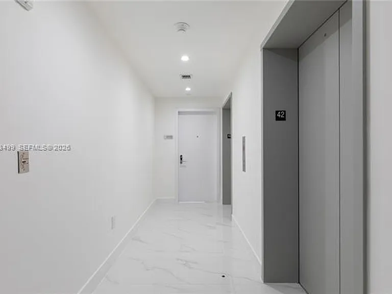 700 NE 24th St #4206 — Photo 36