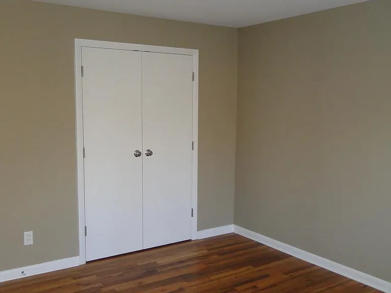 2354 Beechmont Ave — Photo 7