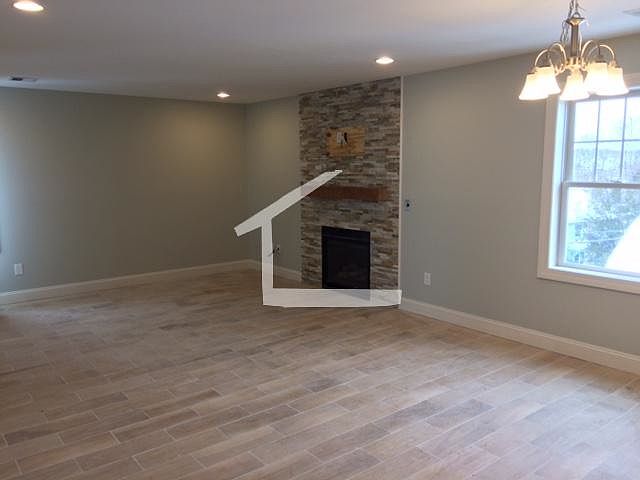 2nd image of 29 Mount Vernon St #02