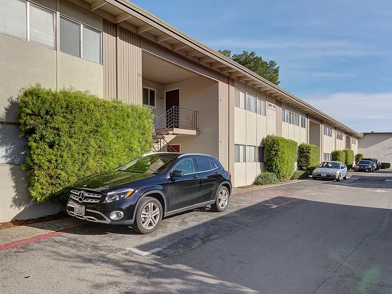 Bayo Vista Apartments — Photo 2
