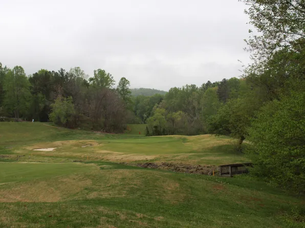 202 Coleman Pl, Nellysford, VA 22958