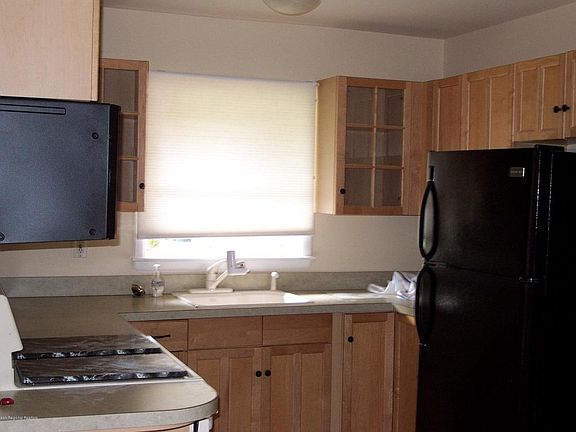 2nd image of 91 Columbine Cir