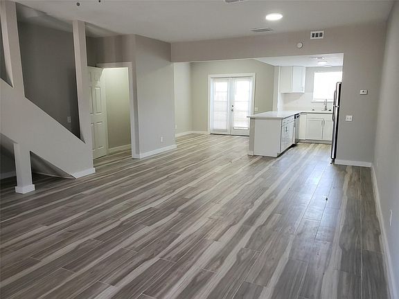 5th image of 11710 Southlake Dr Unit 29