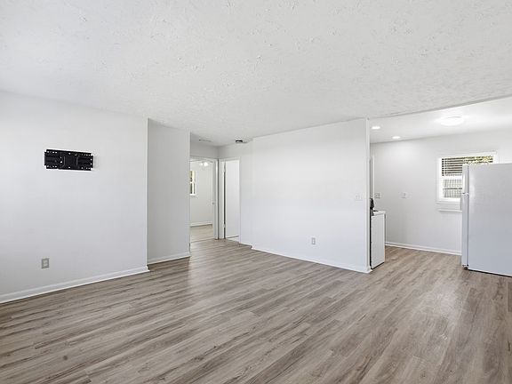 5th image of 820 NW 55th St