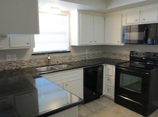 1402 Rustling Oaks, Conroe, TX 77301