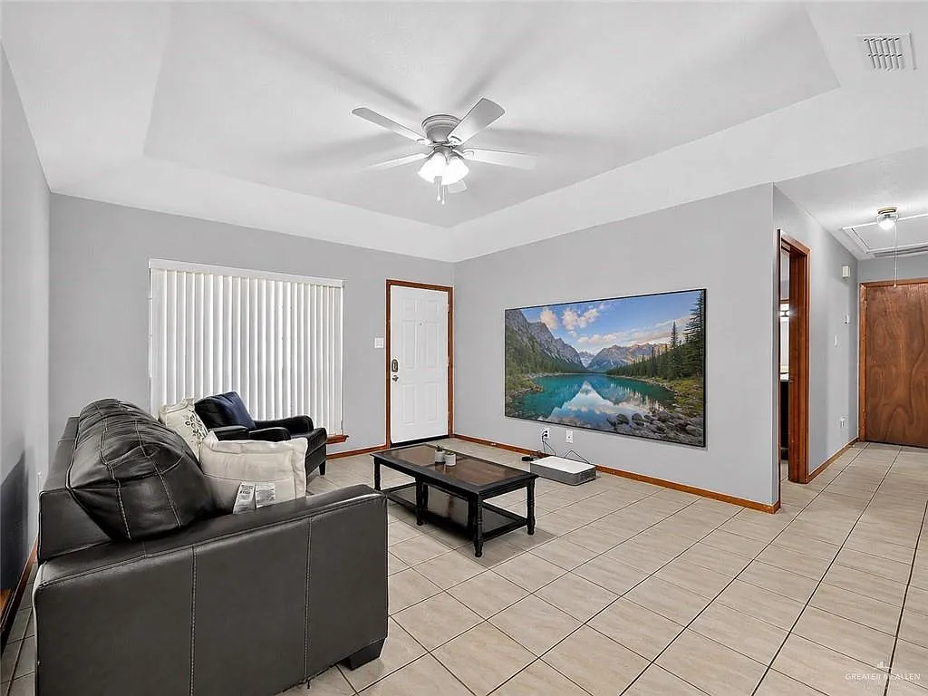 2 bed, 2.0 bath, 1078 sqft, $1,500 — Photo 2