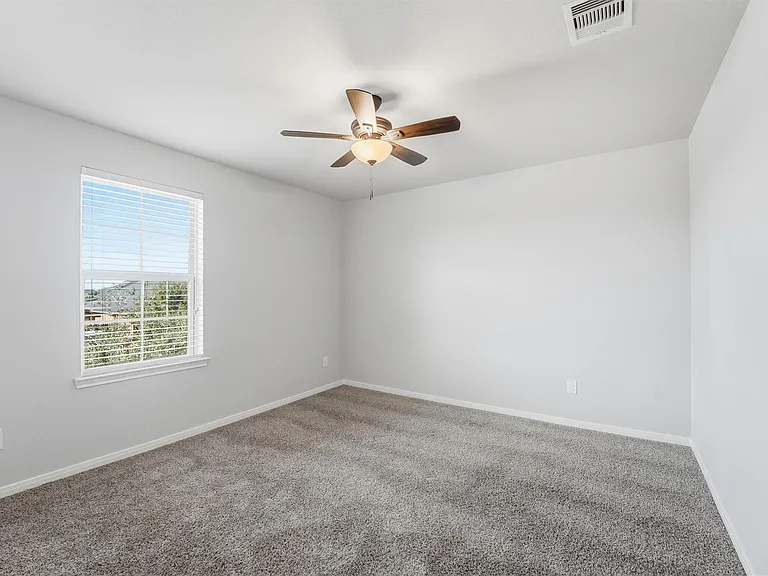 719 Longstreet Dr — Photo 16