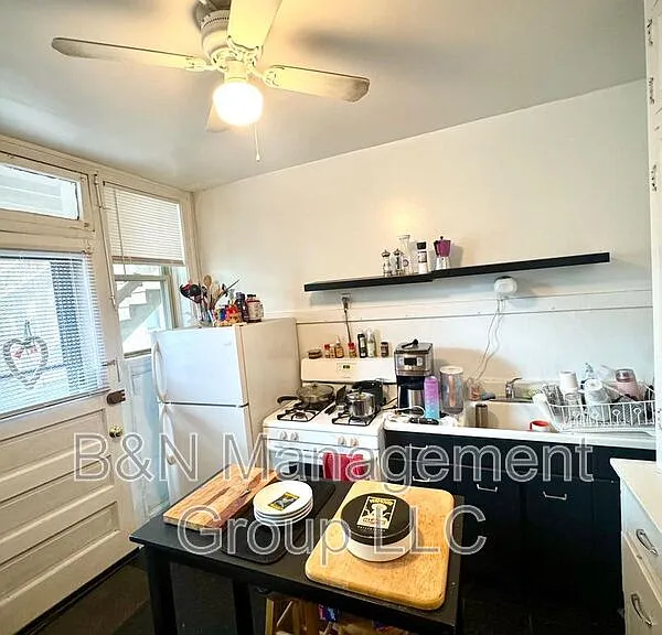 1719 W Ainslie St #1 — Photo 2