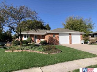 677 Cory Dr, Seward, NE 68434