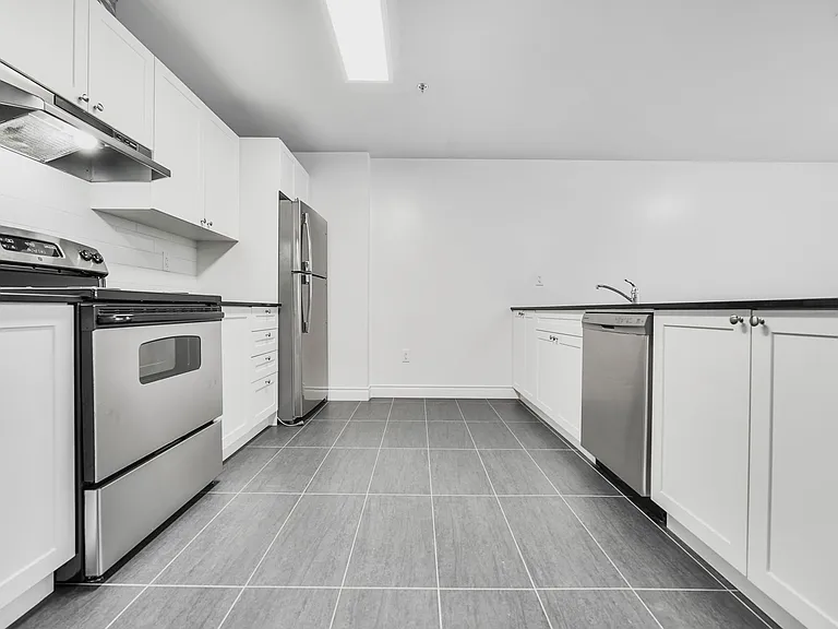 205 Oxford St E — Photo 15