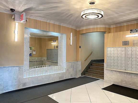 5th image of 8419 51st Ave APT 3