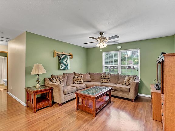 Inviting Great Room with laminate flooring!