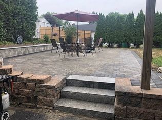 28 Dell Ave, Worcester, MA 01604