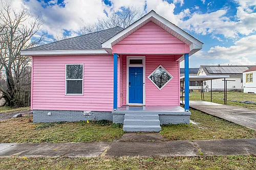 2108 Bragg St Photo 1
