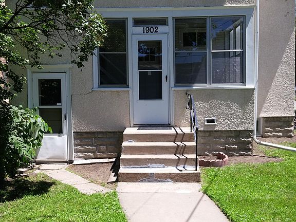 2nd image of 2-1902 Pierce St NE #2
