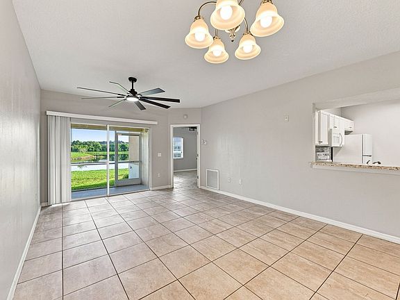 4th image of 6421 Cypressdale Dr Unit 101