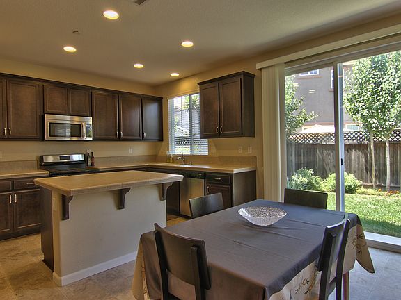 2nd image of 1239 Landmark Cir