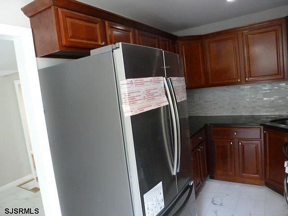 4th image of 706 E Chanese Ln