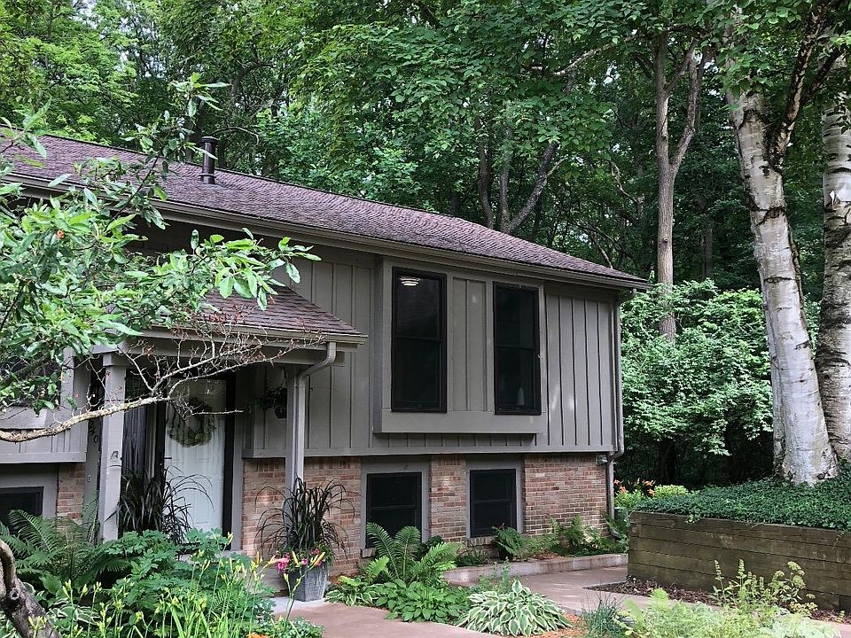 1st image of 2240 Pine Grove Ct