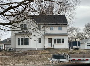 233 S Piatt St, Bement, IL 61813