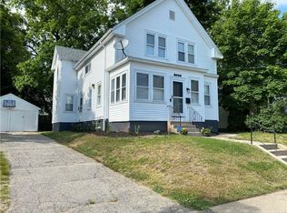 107 Oakland Ave, Cranston, RI 02910