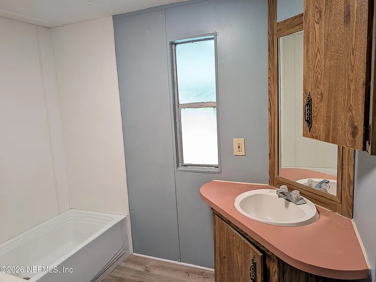 220 Guy Ave — Photo 14