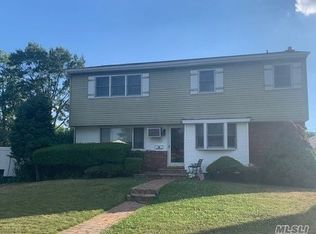 442 Mansfield Ave, Levittown, NY 11756