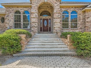 216 Sky View Dr, Adkins, TX 78101