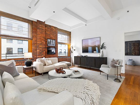 4th image of 161 Hudson St APT 4A