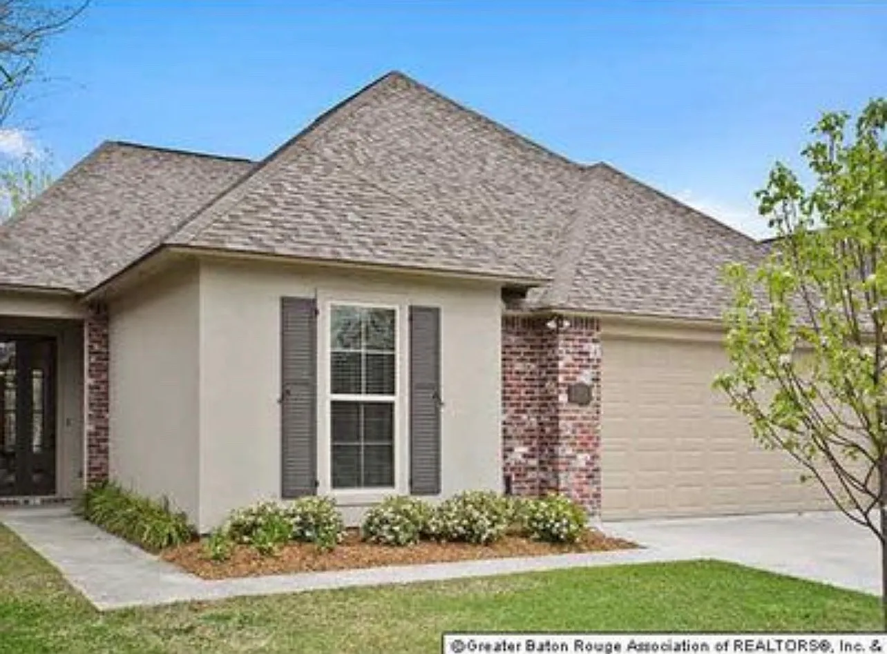 3 bed, 2060 sqft, $2,050 — Photo 1