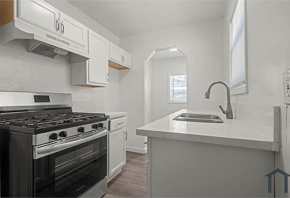 3rd image of 6110 10th Ave