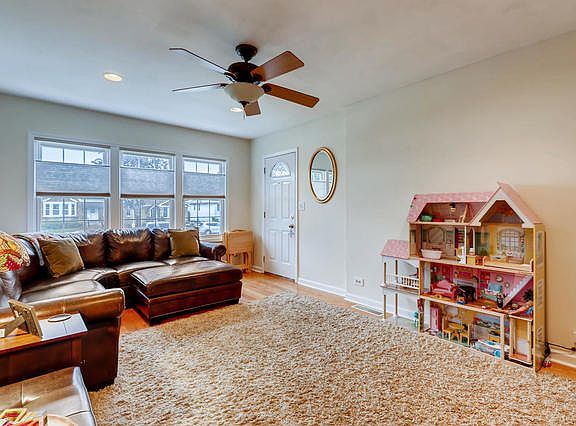3rd image of 3022 N Olcott Ave