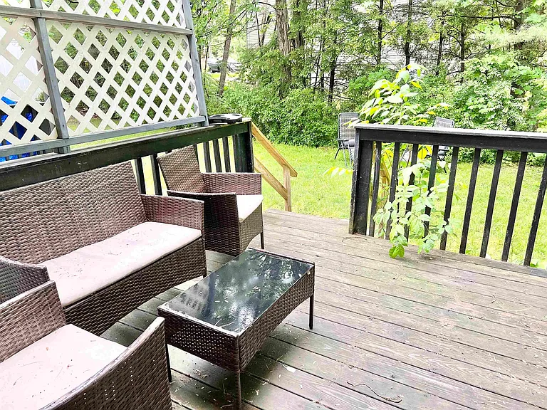 28 Woodlawn Ave #1 — Photo 15