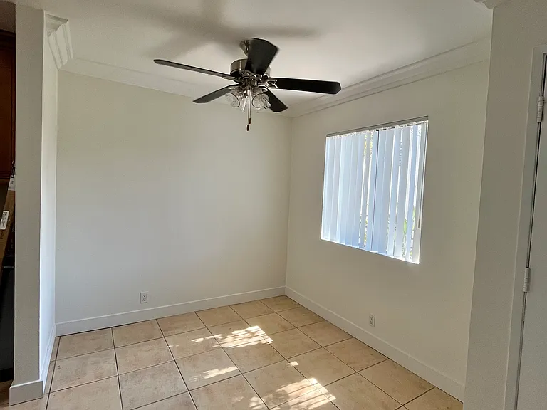 Chateau Studio Village Apartments — Photo 22