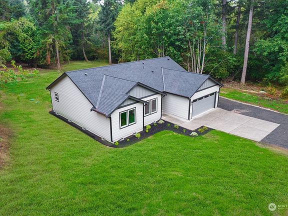 3rd image of 3960 Royal Lane SW
