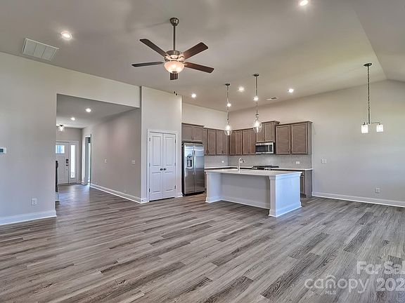 5th image of 8356 Acadia Pkwy #16
