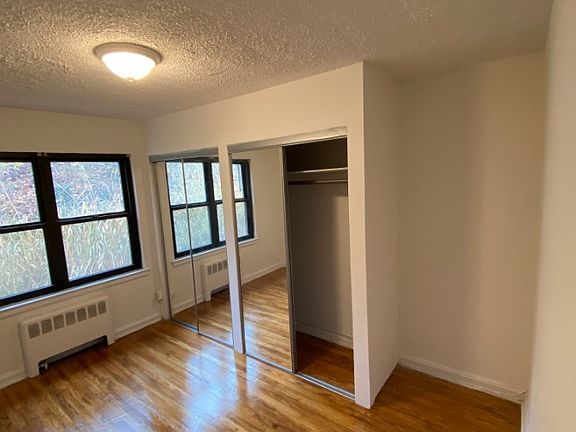 5th image of 361 Park View Ave APT 1H