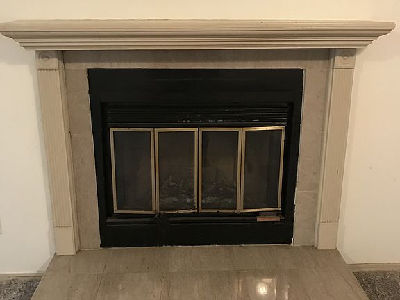 5th image of 200 Stoneridge Dr