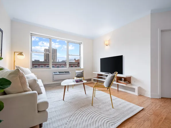 1787 Madison Avenue 402 image 3 of 21