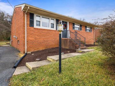 1124 S Winchester Ave, Waynesboro, VA, 22980