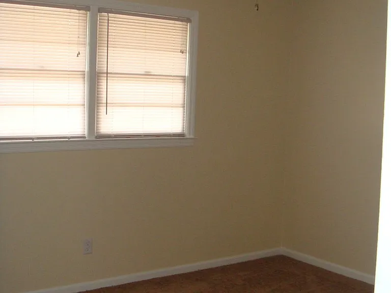 400 W College St — Photo 10