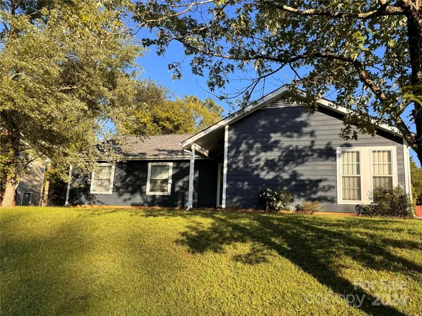 11625 Park Rd, Charlotte, NC 28226