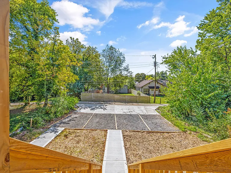 2414 E Glenwood Ave — Photo 16