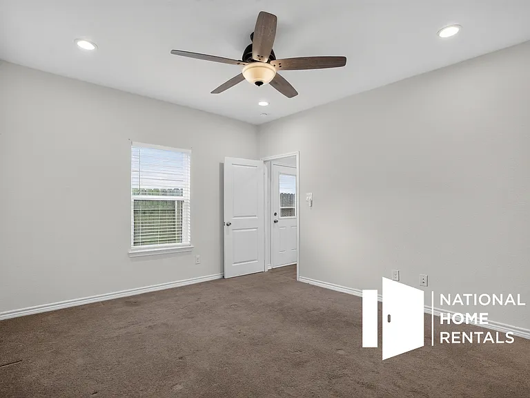 16658 E Lynbrook — Photo 7