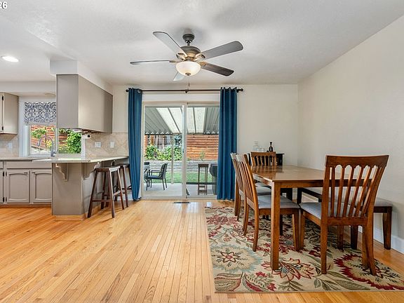 5th image of 1211 Sandy Ln