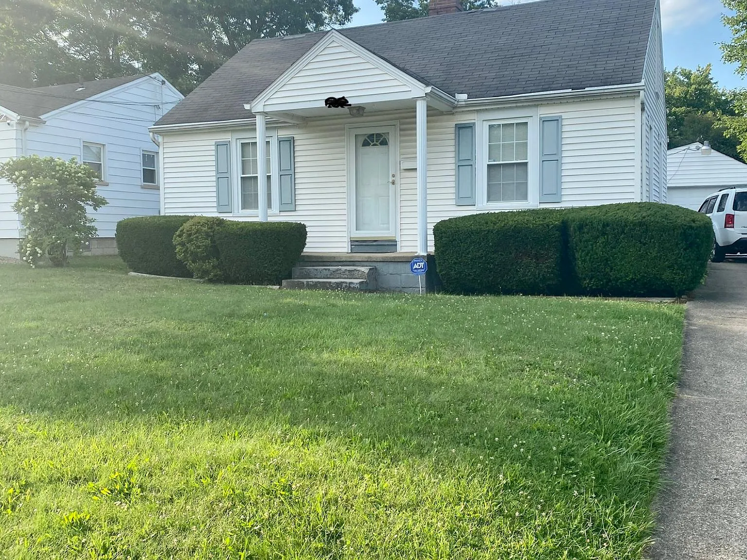 1976 Ridgelawn Ave — Photo 1