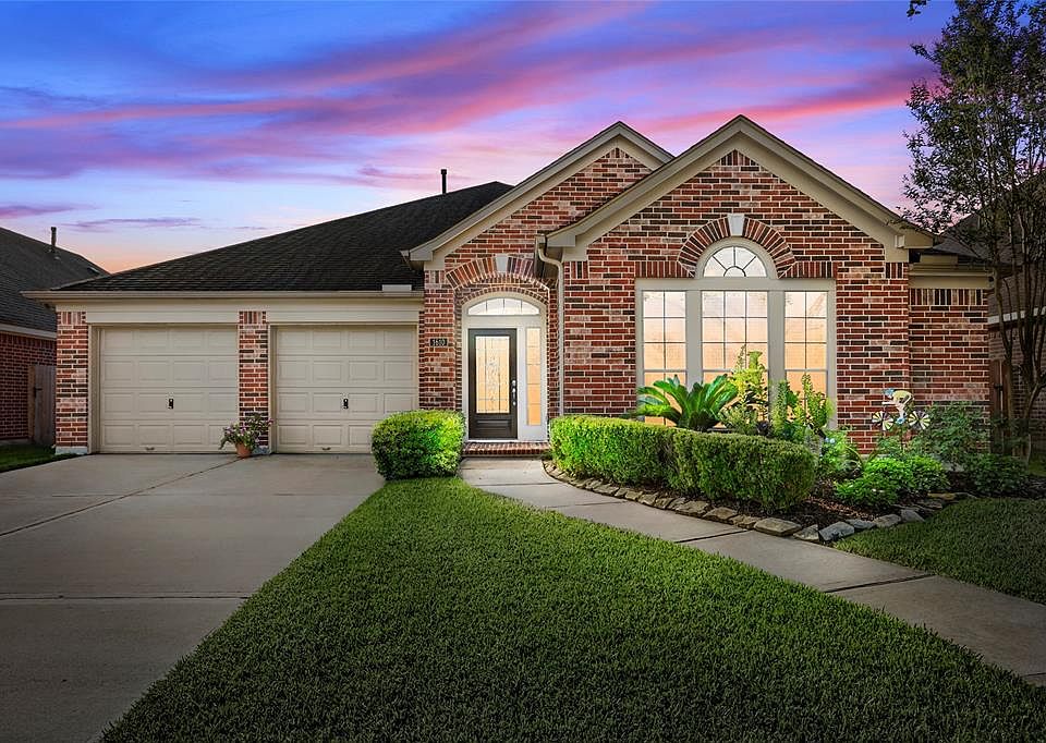 Presenting 1610 Lauren Creek in Spring Trails!