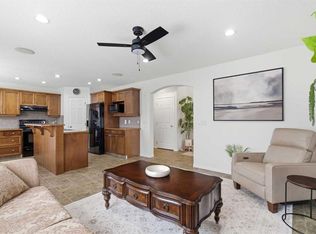 107 N Cimarron Grove Cir, Okotoks, AB T1S2L9