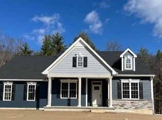 16 Angeles Ave, Saratoga Springs, NY 12866