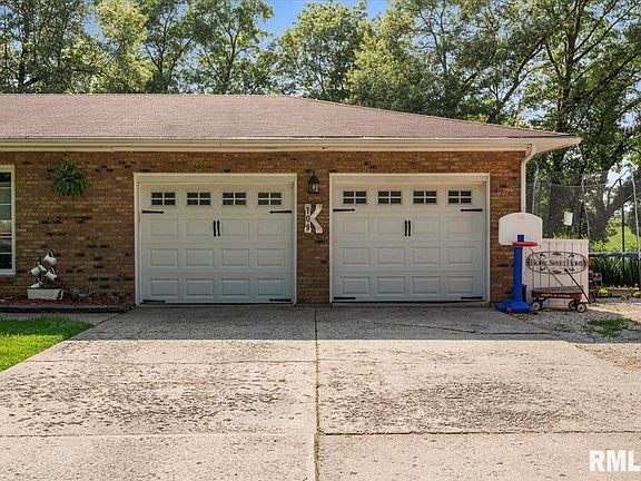 5th image of 109 Hillcrest Dr